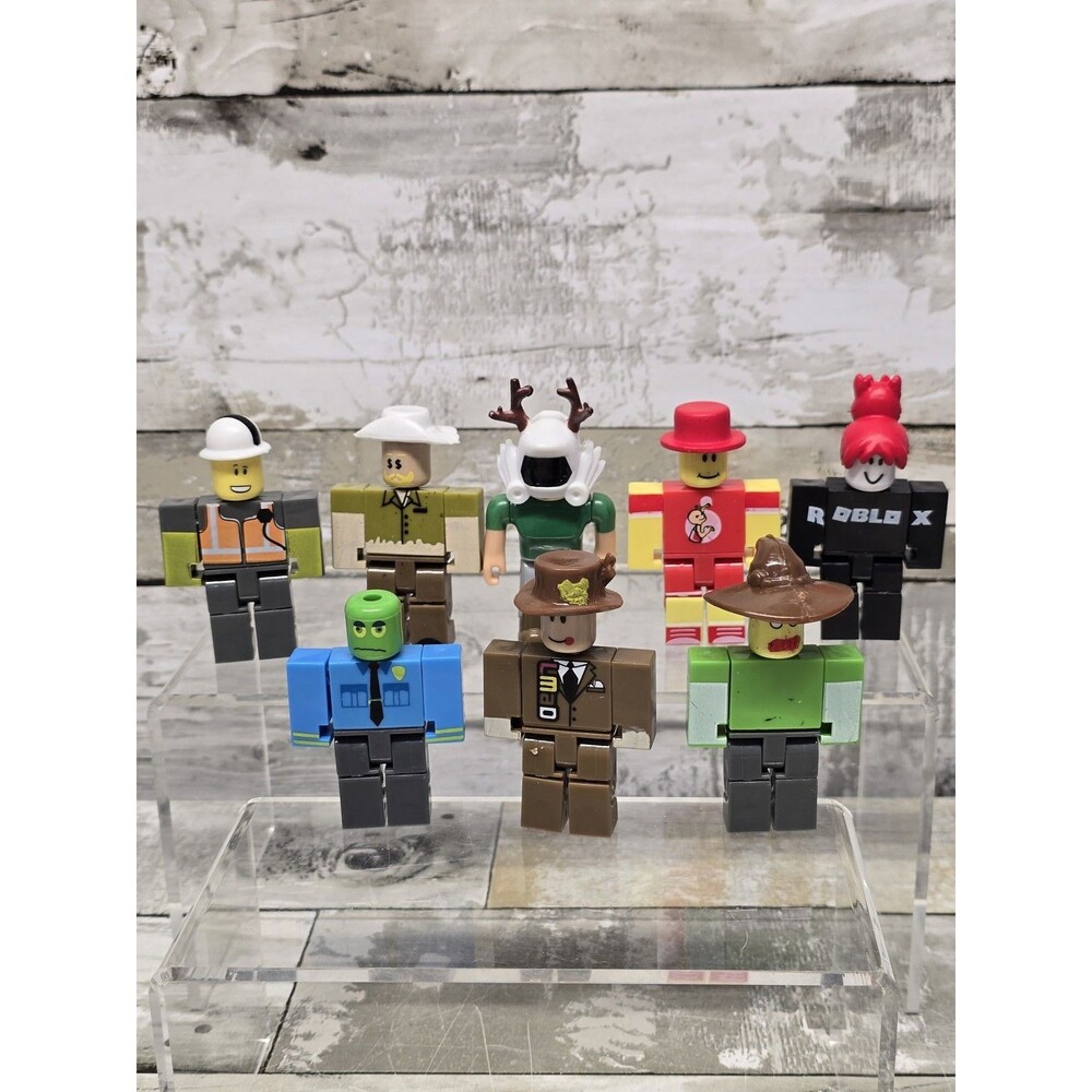 Roblox Action Figures Lot of 8 Mixed Characters & Accessories Jazwares